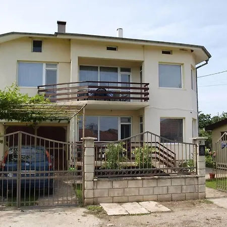 بيت للعطل шишкови