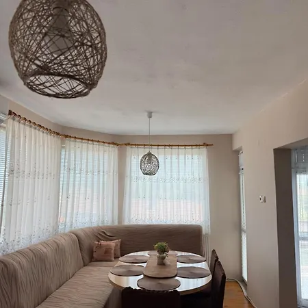 шишкови Ferienhaus *